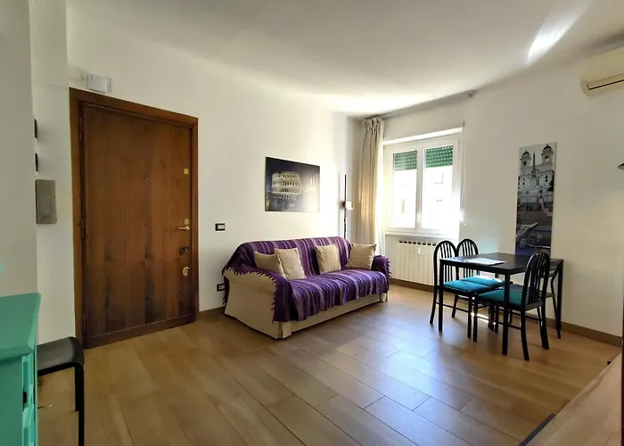 Guesthost - San Giovanni Apartment With Balcony